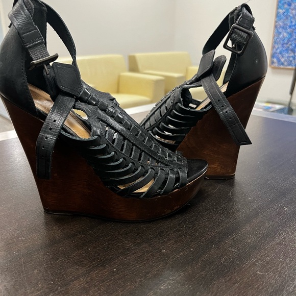 NWOT SCHUTZ Brown Leather Wedge Sandals Sz 7 - Picture 3 of 8